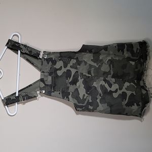 Wild Fable overall skirt, camo print, size S